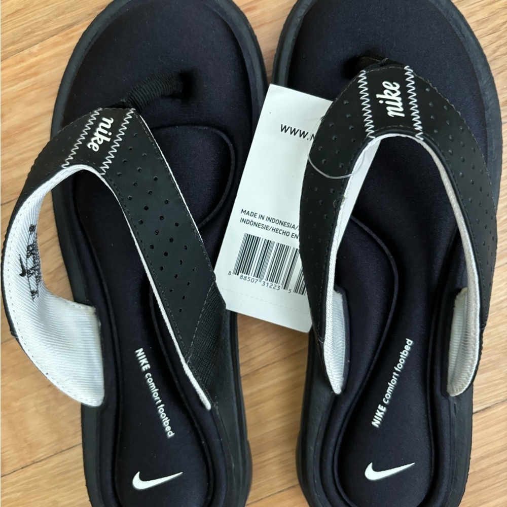 NIKE Comfort Thongs NEW w/tag